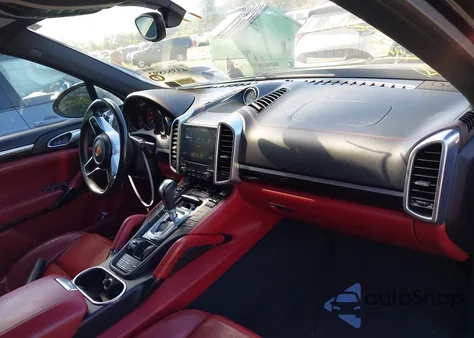 2018 Porsche Cayenne Platinum Edition из США, поврежденный, VIN WP1AA2A29JKA00547